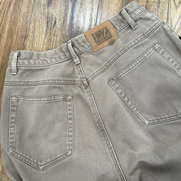 Liz Authentic High Waisted Jeans - Picture 3 of 3